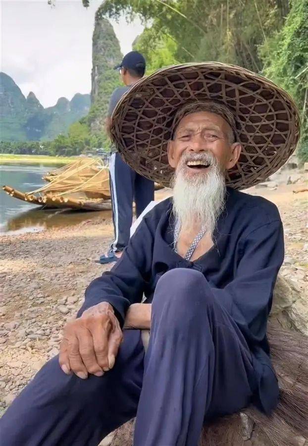 被称为“20元人民币老爷爷”<strong></p>
<p>中币网</strong>，火爆全网的他走了！