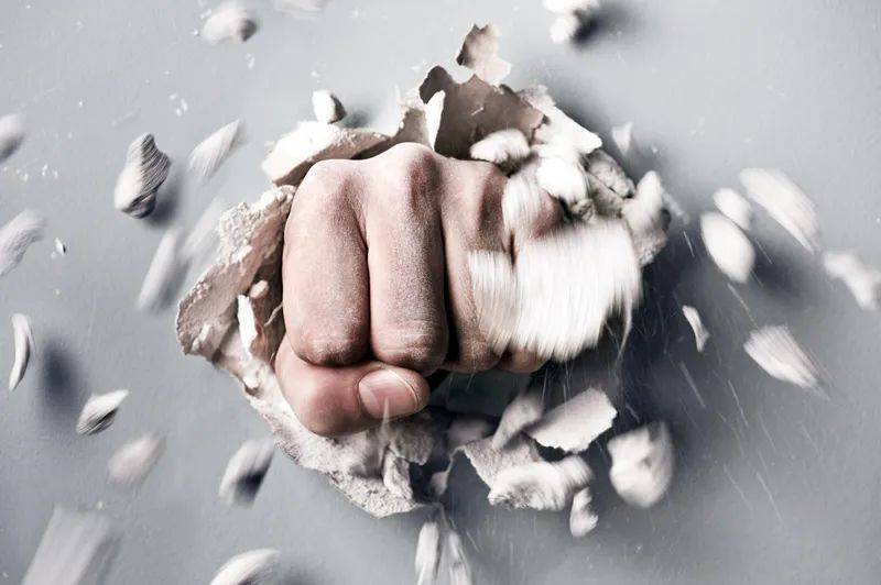 证券业<strong></p>
<p>证券业</strong>，又打一“虎”！