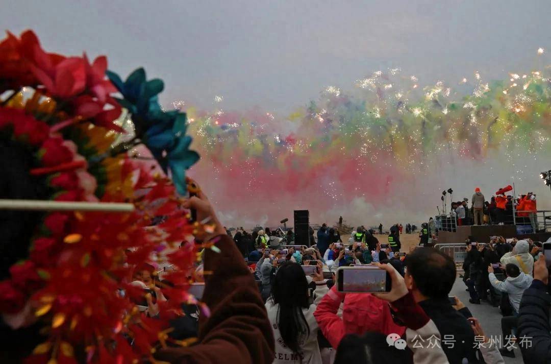 蔡国强烟花秀大量无人机坠海<strong></p>
<p>btc合约</strong>，网友直呼遗憾，本人回应