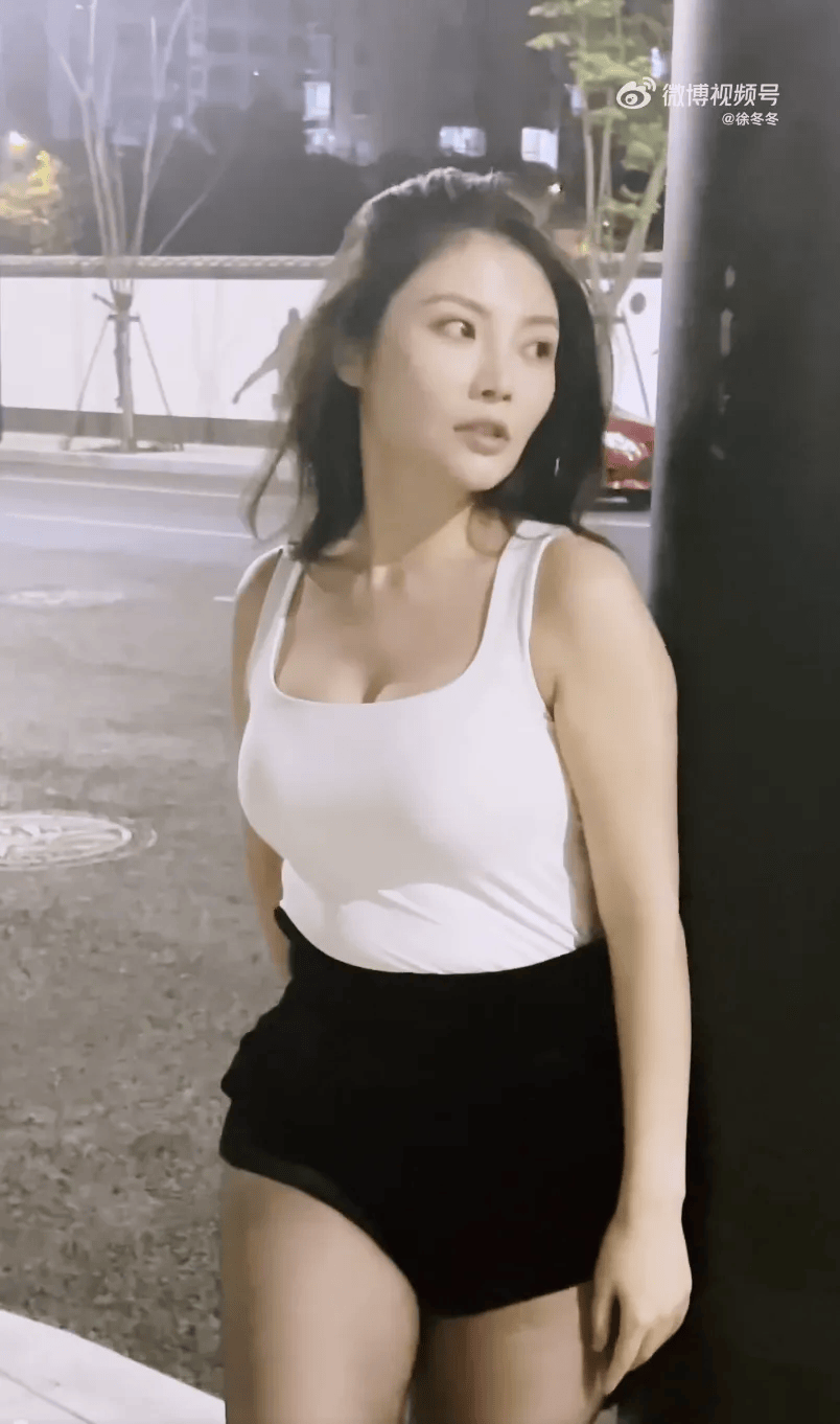 “椰树女神”徐冬冬大方晒照<strong></p>
<p>虚拟币交易平台系统</strong>，并配文：我的蝴蝶袖，很丰腴！