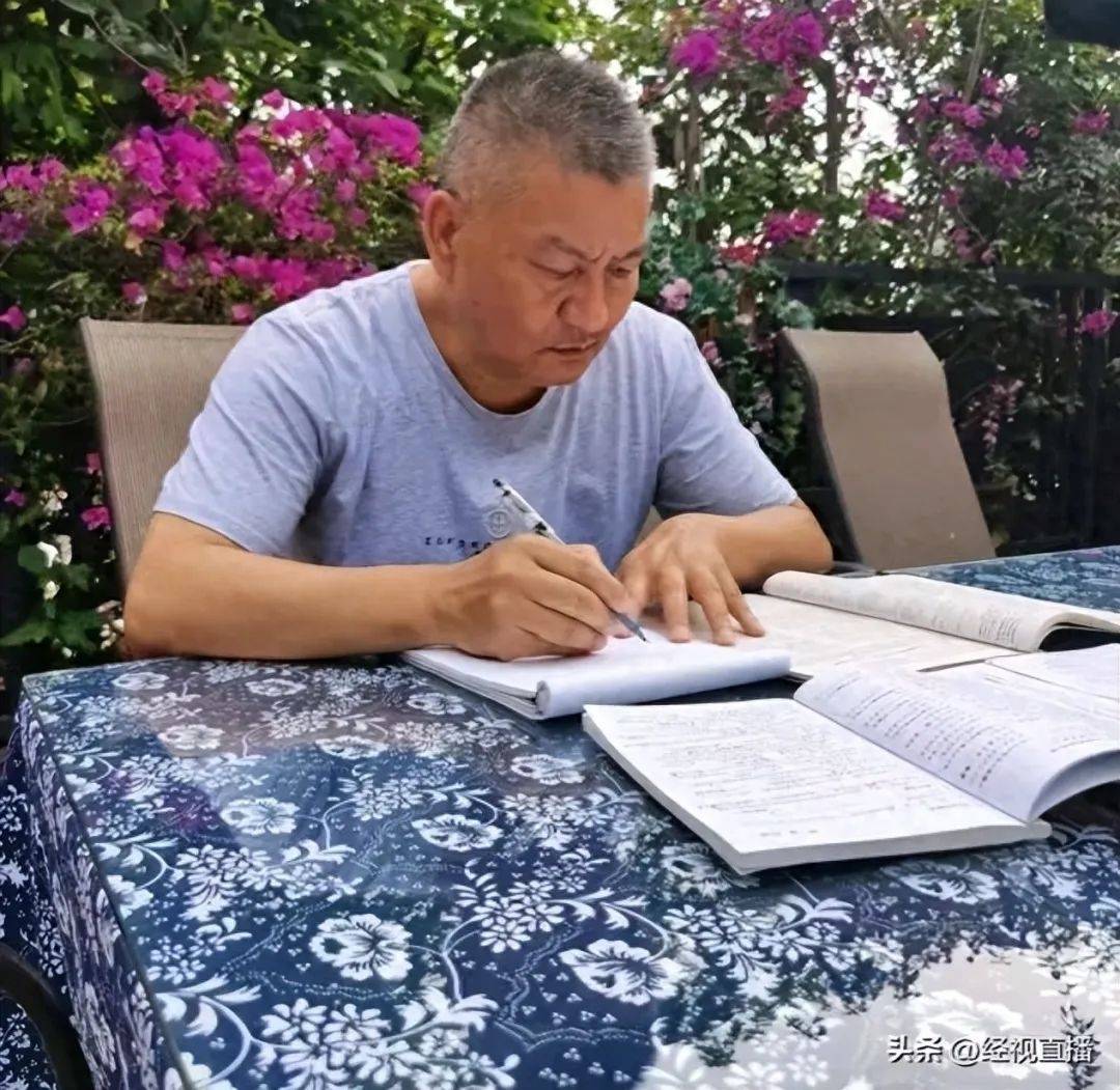 58岁梁实备战第29次高考<strong></p>
<p>炒虚拟币技巧</strong>，谈多次落榜：31岁已赚100万，也许用光前半生运气