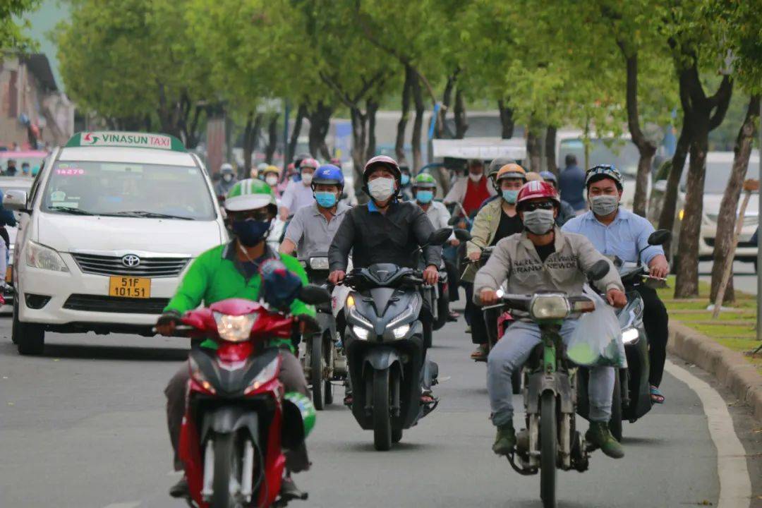 再有钱的北京白领<strong></p>
<p>虚拟币概念股</strong>，也得穿“电驴套装”