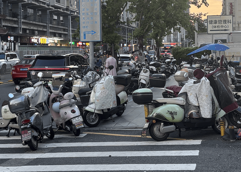 深圳一医院门口被指“举步维艰”<strong></p>
<p>买卖虚拟币</strong>！整治后记者实探:仍很堵