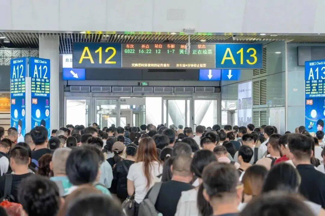 深圳北站凌晨返深被刷爆<strong></p>
<p>马来西亚虚拟币</strong>！附近叫车超200人？别慌！公交地铁加班护送