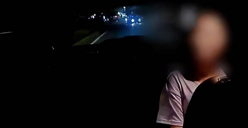 女子打车不给高速过路费<strong></p>
<p>马来西亚虚拟币</strong>，扬言“没钱我不给，有钱我也不给” ！司机将其送回起点