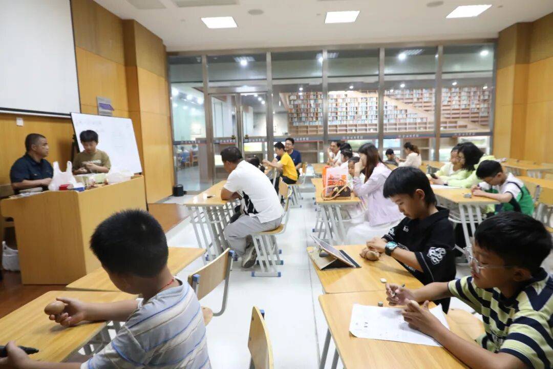 金坛图书馆国庆中秋活动精彩回顾 | 举国同欢庆<strong></p>
<p>虚拟币软件开发</strong>，月满聚中秋