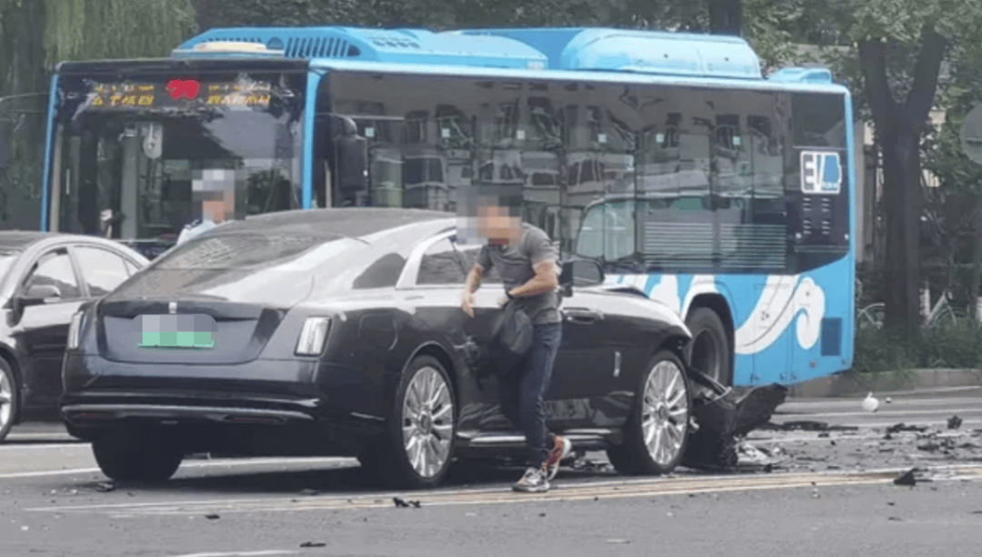 “劳斯莱斯逆行车祸”事件白车家属发声：“丈夫多处骨折！往后日子不知道怎么过”<strong></p>
<p>虚拟币软件开发</strong>，陈震深夜再道歉，并回应“我方律师会全力配合”