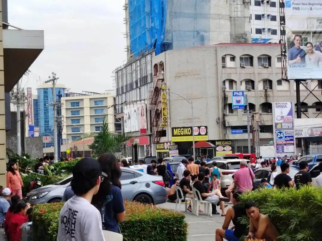 在菲华人亲历7.6级强震：震感强烈<strong></p>
<p>熵虚拟币</strong>，有女生被吓哭｜鱼眼·热点