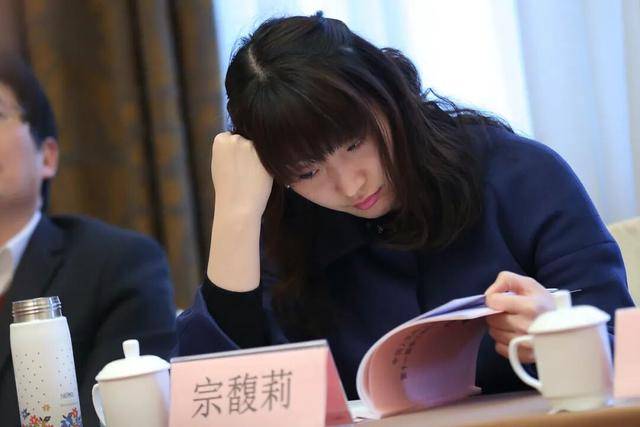 接班后<strong></p>
<p>聚币网虚拟币</strong>，宗馥莉做错了什么？