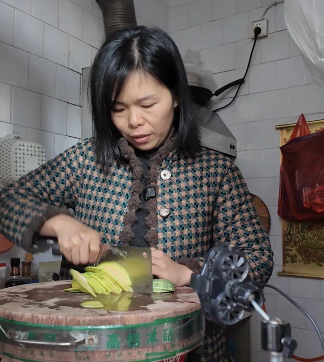 41岁武汉宝妈突然爆火！多次收到央视邀约<strong></p>
<p>虚拟币资讯</strong>，本人回应