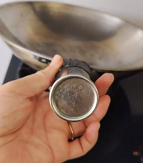 铁锅用了二三十年仍不粘不锈<strong></p>
<p>虚拟币分叉</strong>，女子在线寻厂家想“再买一个”，厂家称已停产