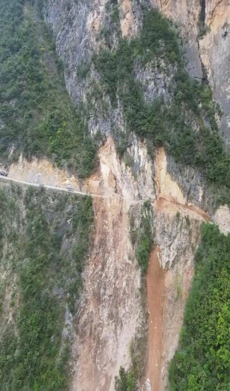 重庆网红“挂壁公路”垮塌<strong></p>
<p>飞币虚拟币</strong>，附近村民外出绕行已半月盼修复，当地：已完成排危，正在修