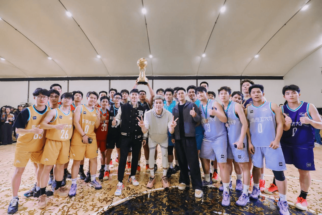 复旦、交大、同济等八大高校集结<strong></p>
<p>国家禁止虚拟币</strong>，得物App“新生杯”篮球赛首战上海