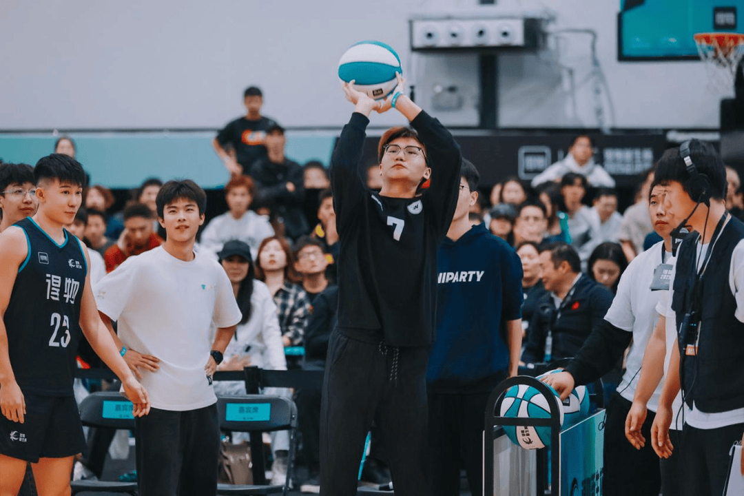 复旦、交大、同济等八大高校集结<strong></p>
<p>国家禁止虚拟币</strong>，得物App“新生杯”篮球赛首战上海