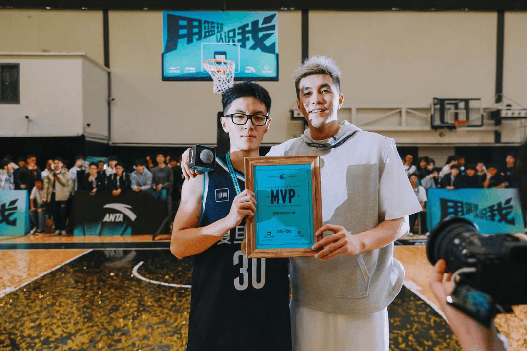 复旦、交大、同济等八大高校集结<strong></p>
<p>国家禁止虚拟币</strong>，得物App“新生杯”篮球赛首战上海