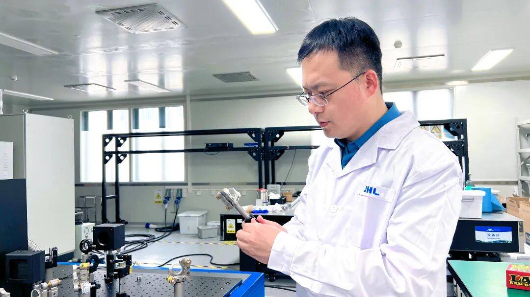 认真学习贯彻党的二十届四中全会精神<strong></p>
<p>国家禁止虚拟币</strong>！来听听他们怎么说