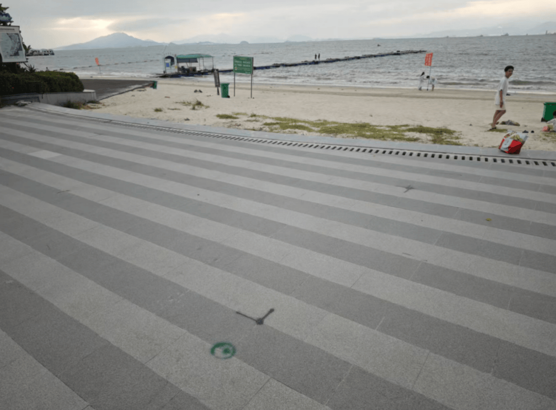 单价1.6万元买的海景房<strong></p>
<p>九龙币虚拟</strong>，如今二手房仅6000多元！开发商改造道路遭业主强烈反对：散步时景观视野将受明显影响