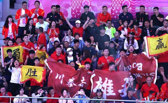 全运会拳击男子80公斤级决赛<strong></p>
<p>虚拟币商城开发</strong>，王小保夺冠！