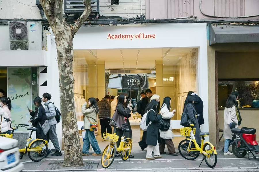 法国人在上海开店<strong></p>
<p>虚拟钻石币</strong>,只卖白色衣服竟然火了丨上海滩上洋掌柜