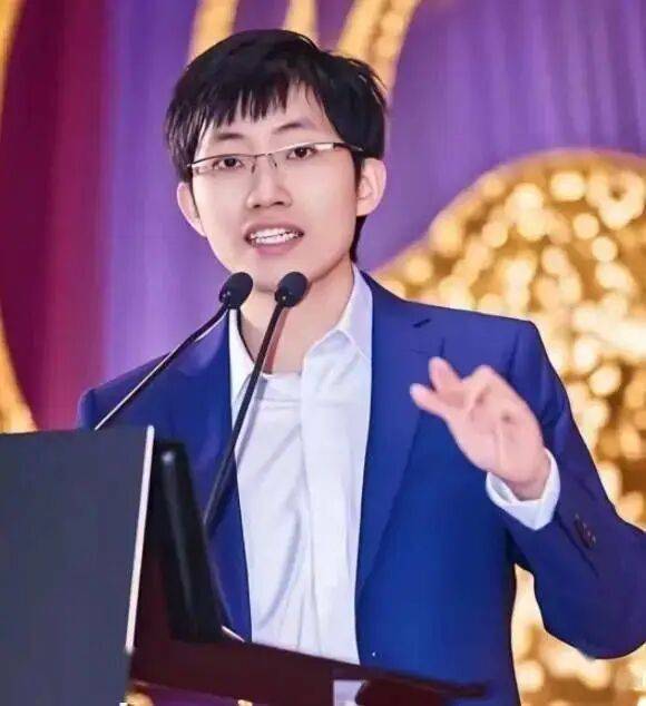 梁文锋炒股日赚1亿<strong></p>
<p>虚拟钻石币</strong>，段永平直言 “没人打得过他”！