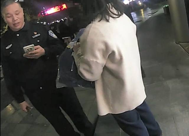 机智！快递在家门口被偷<strong></p>
<p>如何挖虚拟币</strong>，她用一招抓到了人还拿回了东西