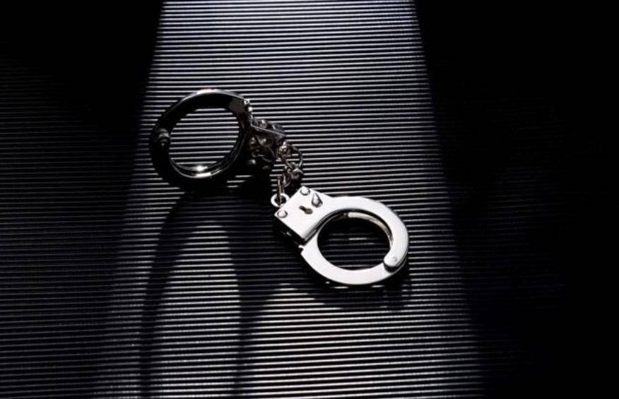 男子楼顶露台种树时不慎碰下树桩<strong></p>
<p>正规虚拟币交易平台</strong>，砸中楼下17岁少年致其死亡，一审获刑6年