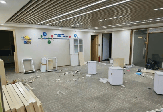 突然爆雷<strong></p>
<p>正规虚拟币交易平台</strong>，深圳总部已人去楼空，有人投入700多万元……