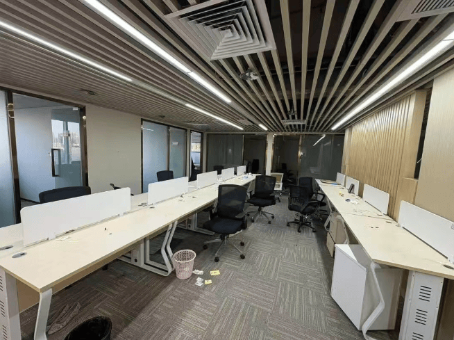 突然爆雷<strong></p>
<p>正规虚拟币交易平台</strong>，深圳总部已人去楼空，有人投入700多万元……