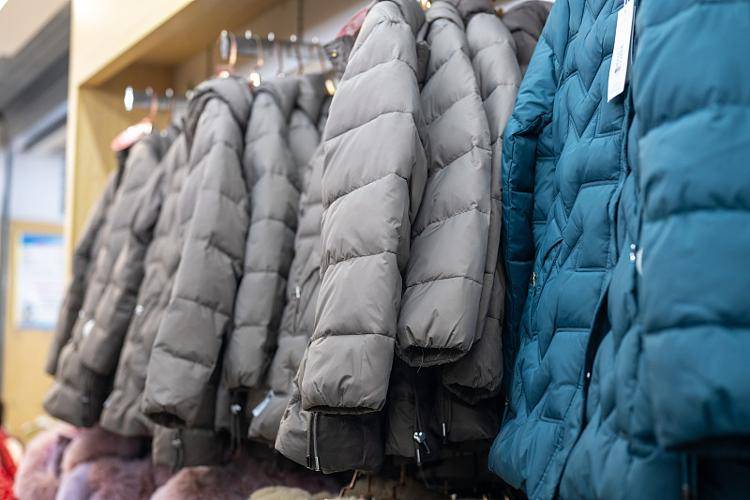 羽绒服到底能不能干洗?冬装清洗全攻略请查收