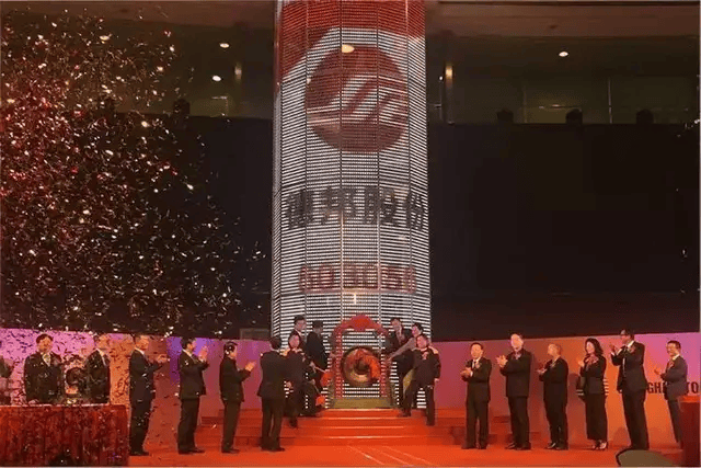 一代快运巨头退市<strong></p>
<p>银楼现货</strong>,彻底卖身京东:传奇落幕背后,物流行业又要变天了